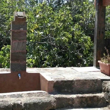 Dammuso Dei Nonni Tortorici Scauri * Scauri (Sicily)